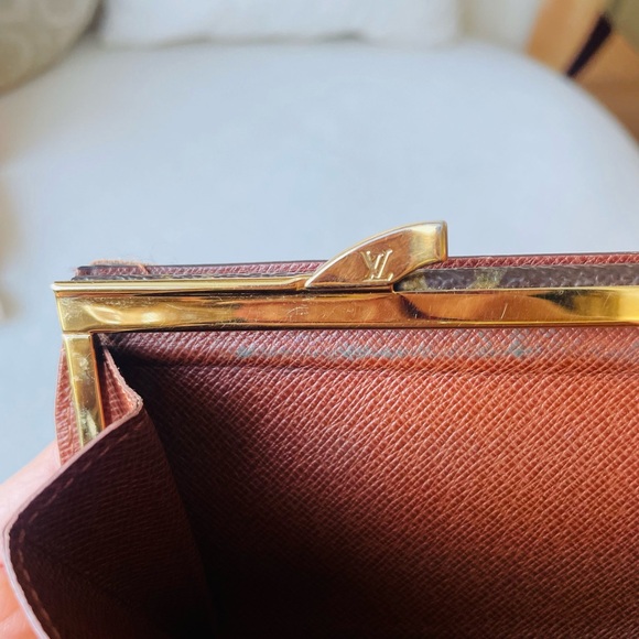 Louis Vuitton Kiss Lock monogram Wallet - Picture 6 of 12